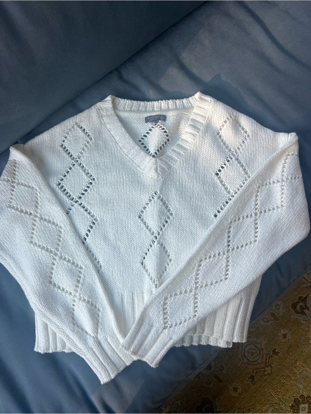 Cupcake white v-neck diamond pointelle open knit sweater - size small